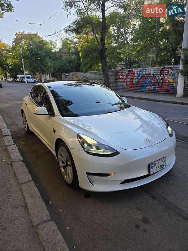 Седан Tesla Model 3 2021 в Одесі