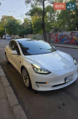 Седан Tesla Model 3 2021 в 