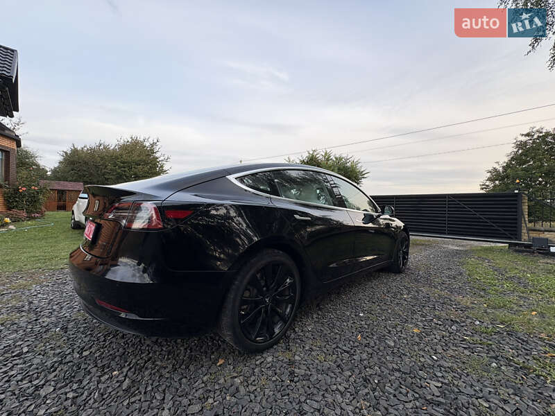 Седан Tesla Model 3 2018 в Луцьку