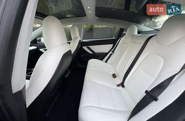Седан Tesla Model 3 2018 в 