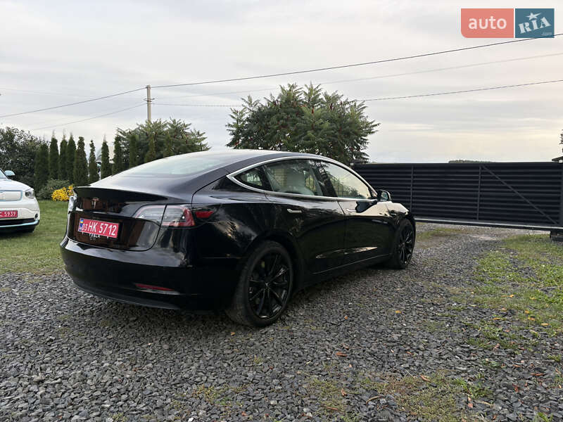 Седан Tesla Model 3 2018 в Луцьку