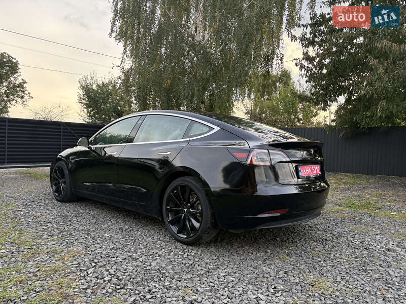 Седан Tesla Model 3 2018 в Луцьку