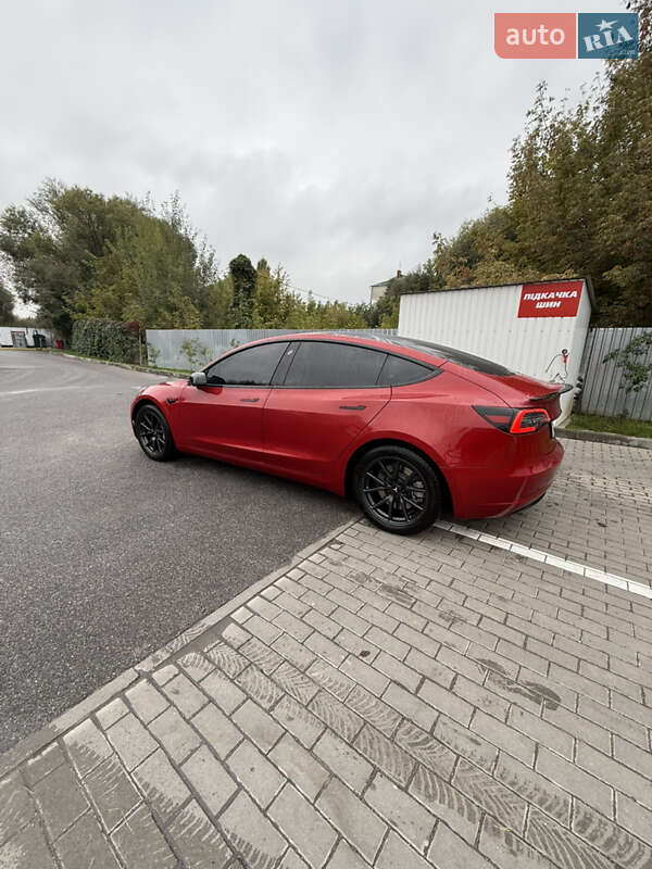 Седан Tesla Model 3 2018 в Вінниці