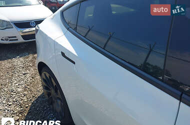 Седан Tesla Model 3 2021 в 