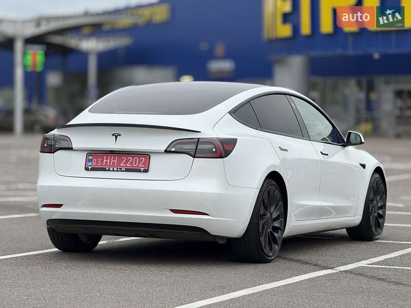 Седан Tesla Model 3 2021 в Рівному