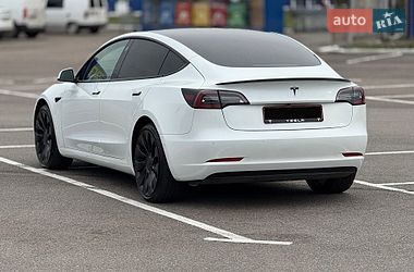 Седан Tesla Model 3 2021 в Ровно