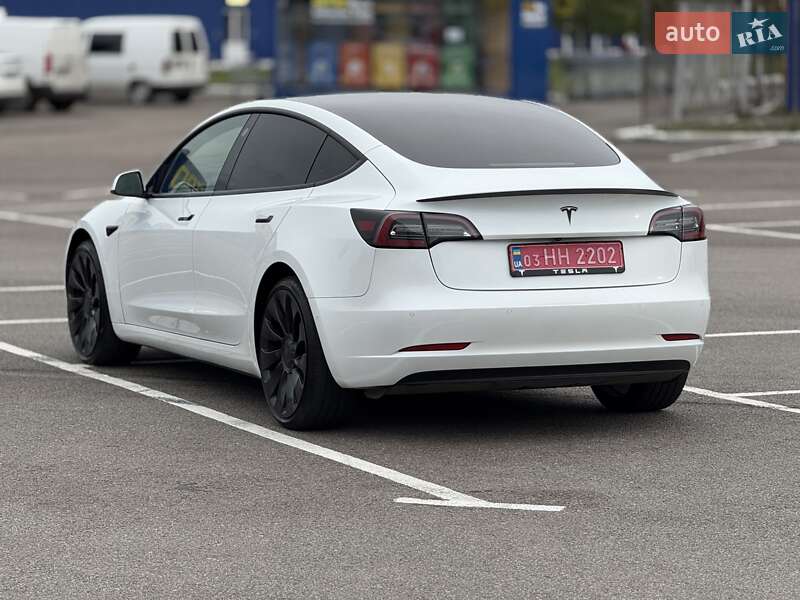 Седан Tesla Model 3 2021 в Рівному