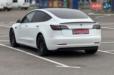 Седан Tesla Model 3 2021 в 