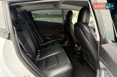 Седан Tesla Model 3 2021 в 