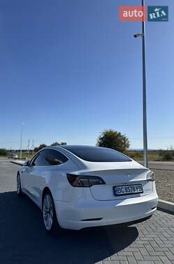 Седан Tesla Model 3 2020 в 