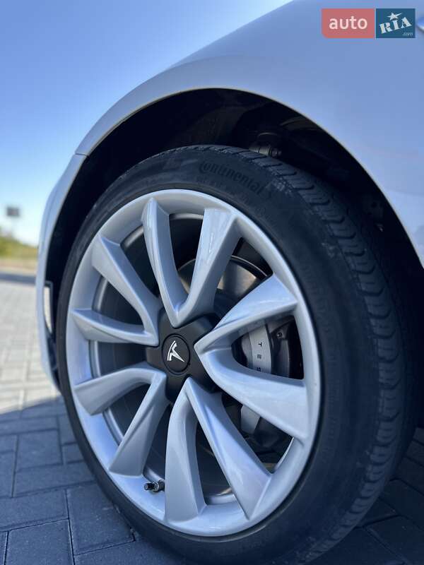Седан Tesla Model 3 2020 в Буске фото 7 Седан Tesla Model 3 2020 в Буске