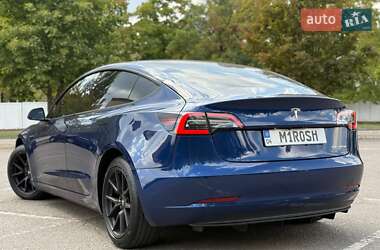 Седан Tesla Model 3 2021 в 