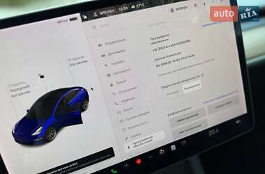 Седан Tesla Model 3 2021 в 