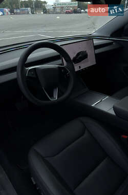Седан Tesla Model 3 2024 в 