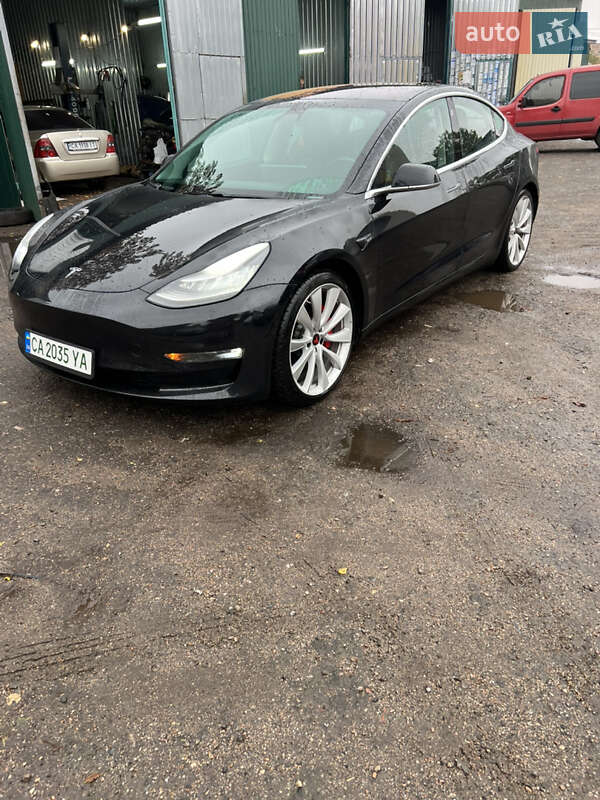 Седан Tesla Model 3 2018 в Черкассах
