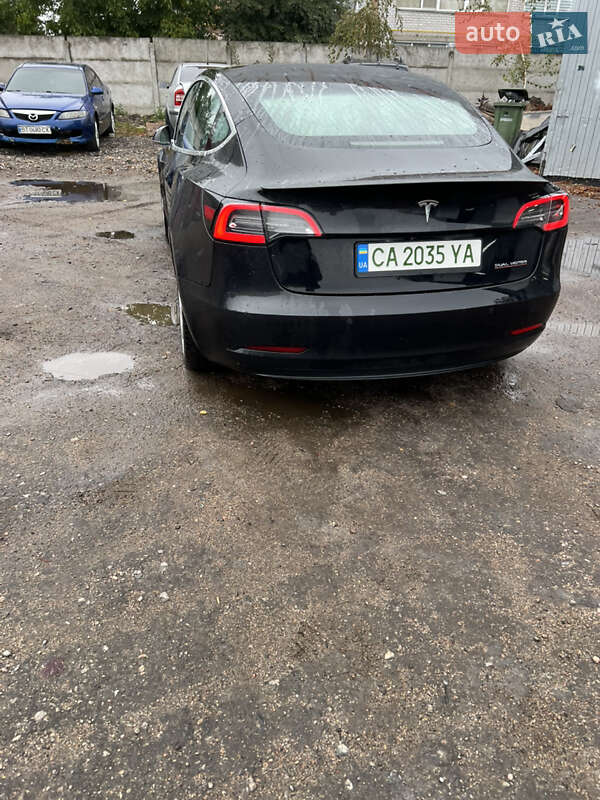 Седан Tesla Model 3 2018 в Черкассах