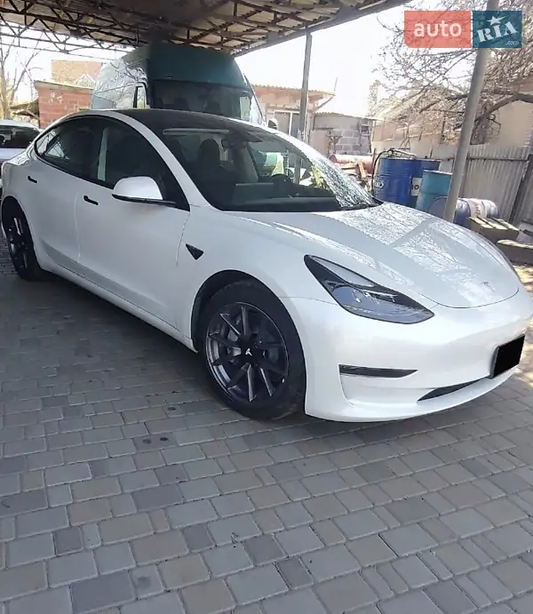 Tesla Model 3 2023 VIN 5YJ3E1EA3PF471092 фото оголошення 2 з 47