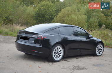 Седан Tesla Model 3 2021 в 