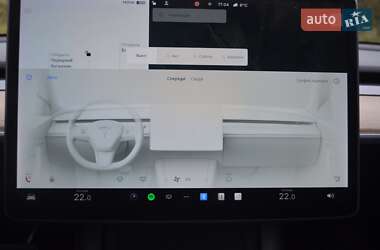Седан Tesla Model 3 2021 в 