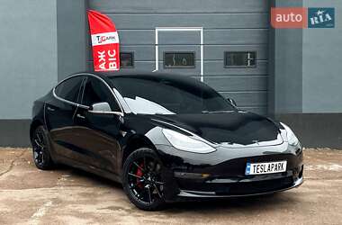 Седан Tesla Model 3 2020 в Києві