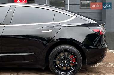 Седан Tesla Model 3 2020 в 