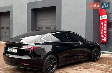 Седан Tesla Model 3 2020 в 