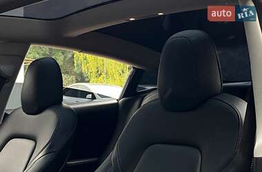 Седан Tesla Model 3 2020 в 