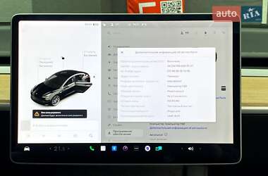Седан Tesla Model 3 2020 в 
