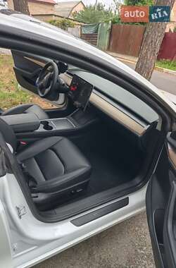 Седан Tesla Model 3 2023 в Ірпені