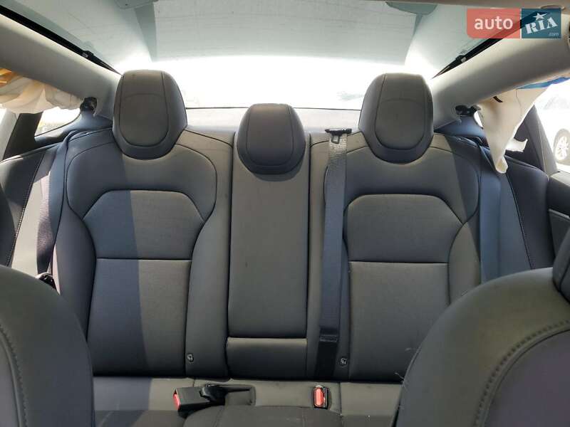Седан Tesla Model 3 2025 в Києві