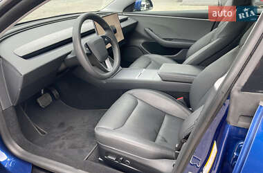 Седан Tesla Model 3 2024 в 