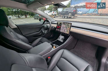 Седан Tesla Model 3 2019 в 