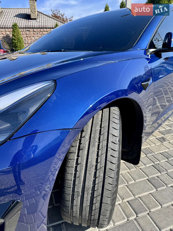 Седан Tesla Model 3 2022 в Кропивницькому