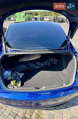 Седан Tesla Model 3 2022 в Кропивницком