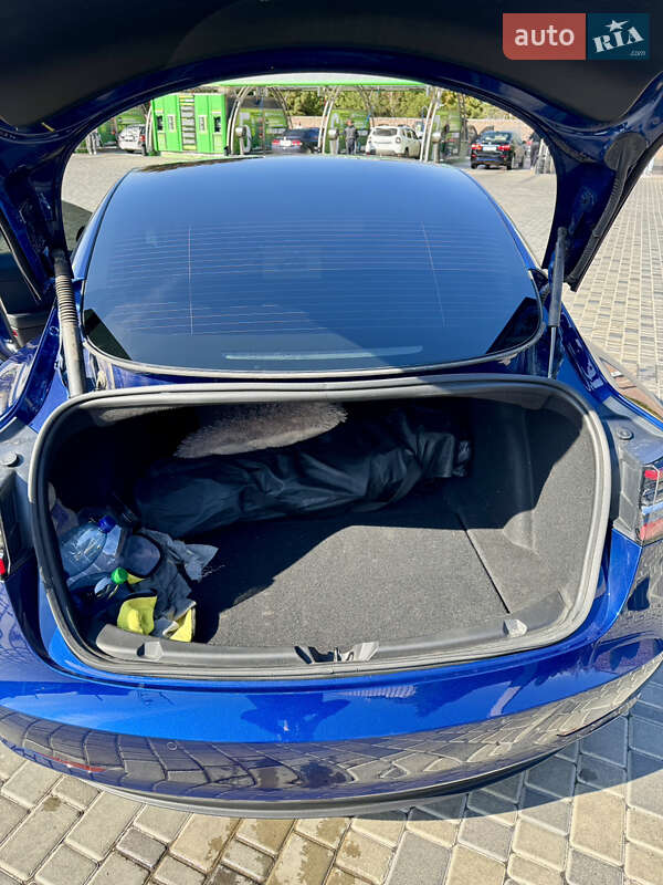 Седан Tesla Model 3 2022 в Кропивницькому