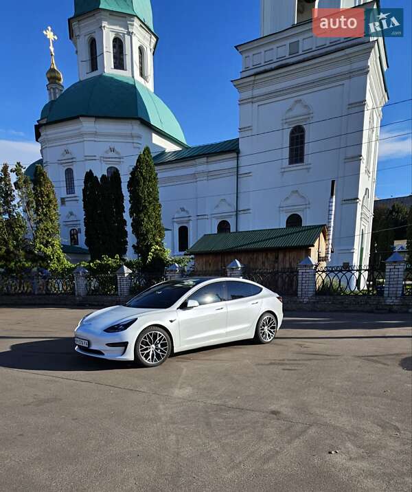 Седан Tesla Model 3 2023 в Києві