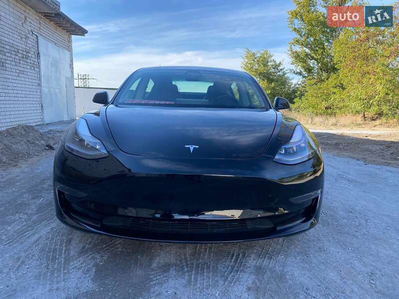 Седан Tesla Model 3 2022 в Дніпрі