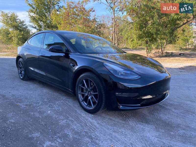 Седан Tesla Model 3 2022 в Дніпрі
