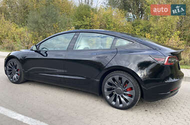 Седан Tesla Model 3 2021 в 