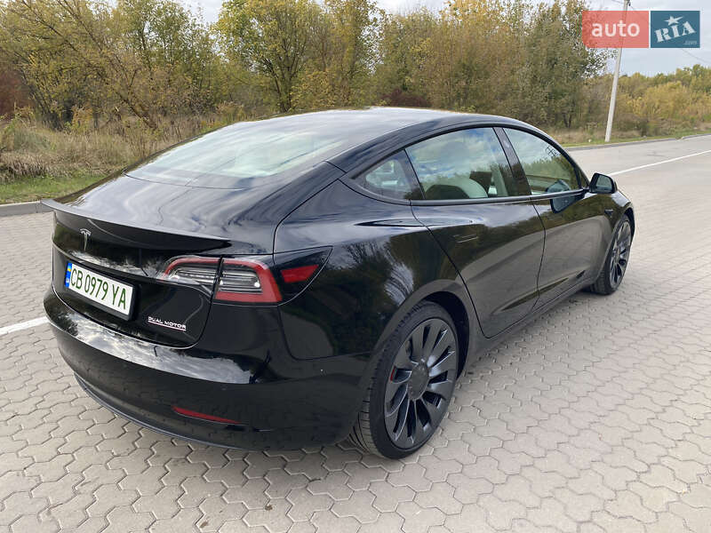 Седан Tesla Model 3 2021 в Киеве