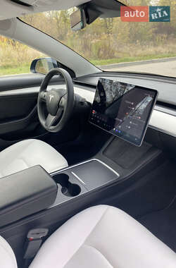 Седан Tesla Model 3 2021 в 