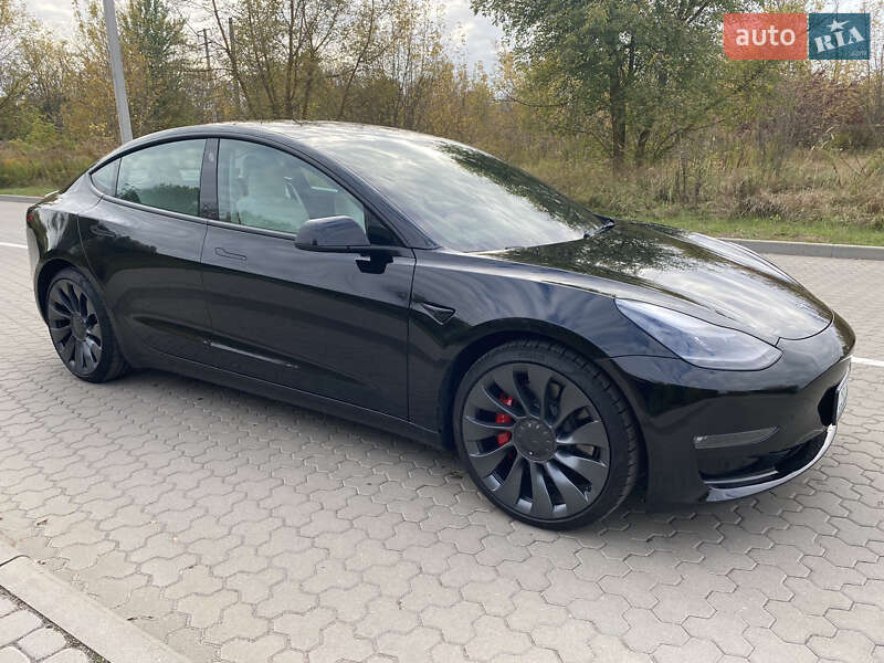 Седан Tesla Model 3 2021 в Киеве