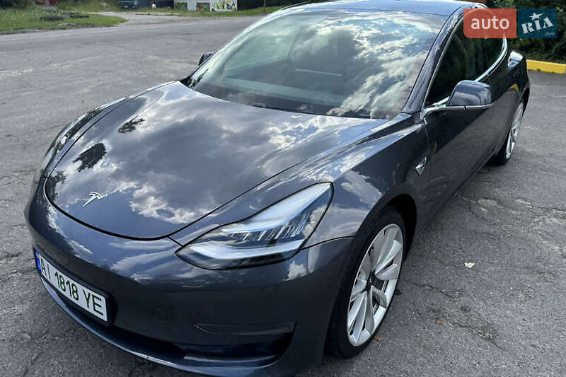 Седан Tesla Model 3 2019 в Києві