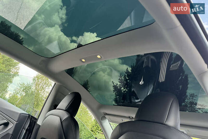Седан Tesla Model 3 2019 в Києві