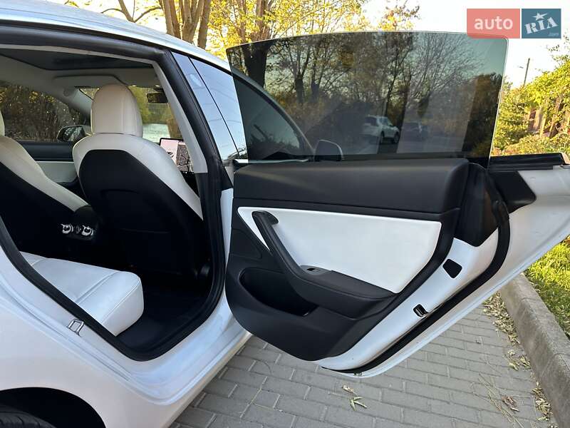 Седан Tesla Model 3 2019 в Білій Церкві
