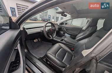 Седан Tesla Model 3 2019 в 
