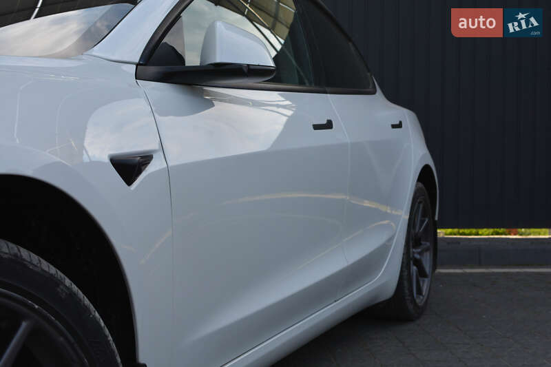 Седан Tesla Model 3 2022 в Самборе