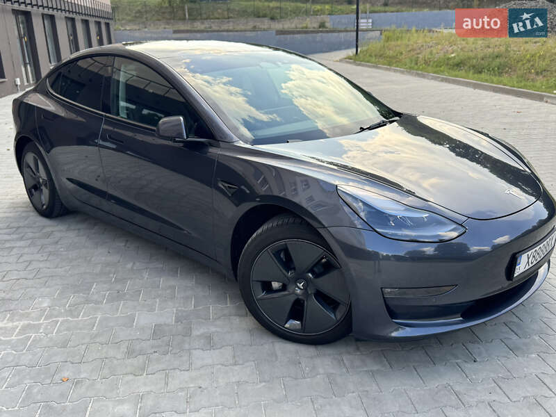 Tesla Model 3 2022