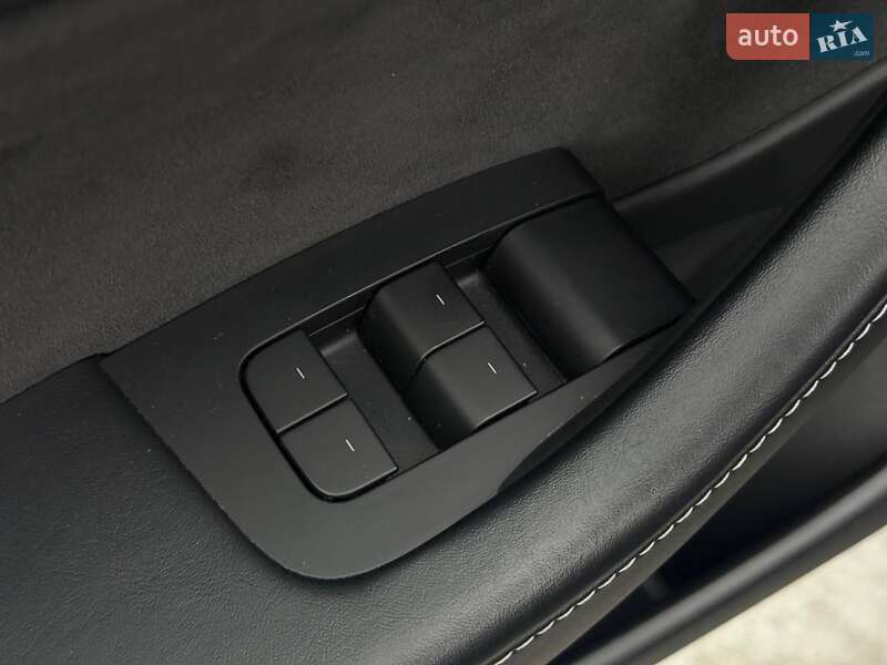 Седан Tesla Model 3 2022 в Рівному
