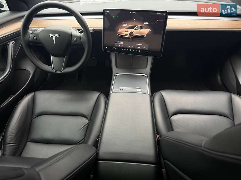 Седан Tesla Model 3 2022 в Рівному